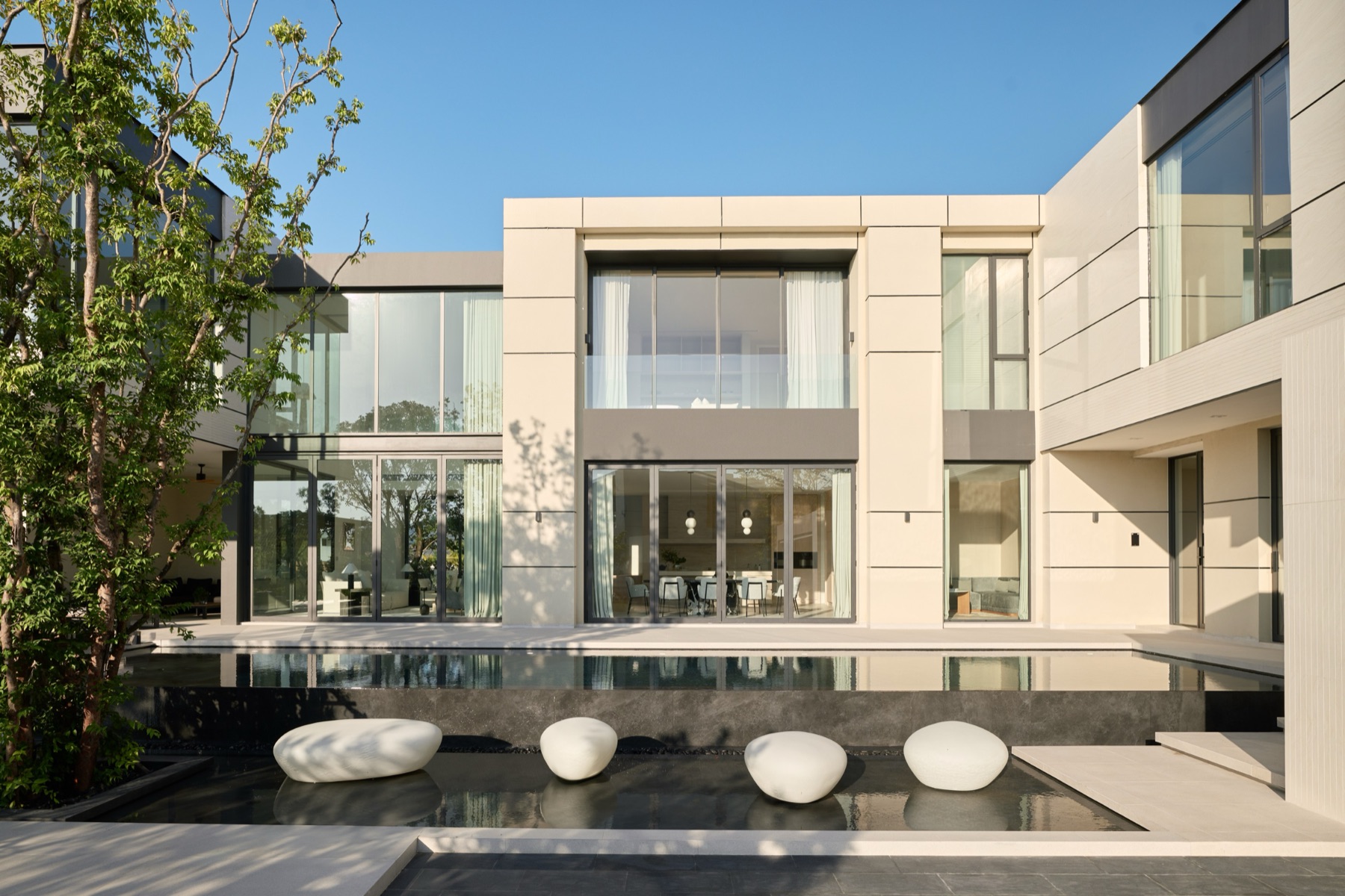 Exterior Image 07